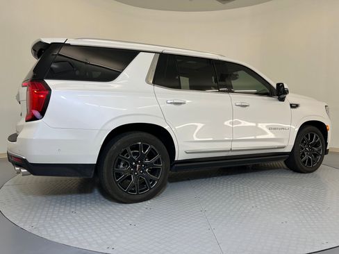 Used 2023 GMC Yukon Denali w/ Denali Reserve Package image 8