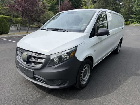 Used 2018 Mercedes-Benz Metris image 1