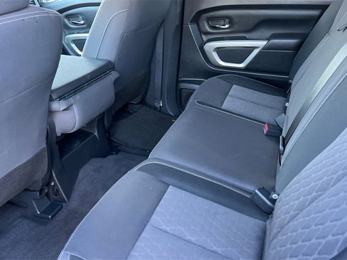 Used 2022 Nissan Titan SV image 15