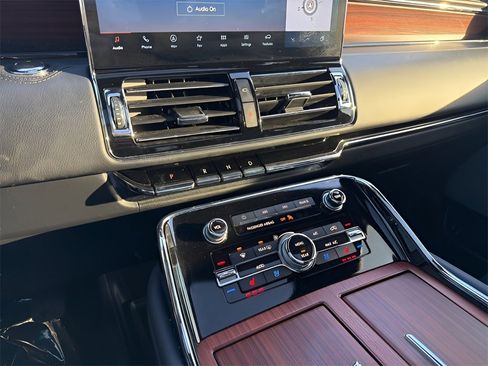 Used 2024 Lincoln Navigator Reserve w/ Equipment Group 201A image 28