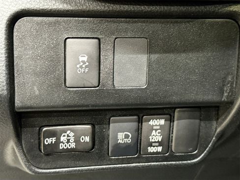 Used 2021 Toyota Tacoma TRD Sport image 10