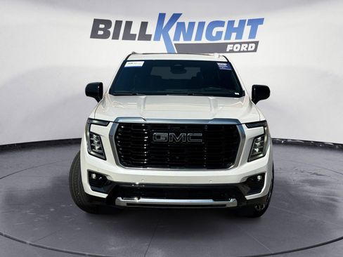 Used 2025 GMC Yukon XL Denali Ultimate AWD/4WD image 8