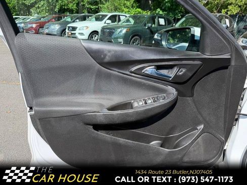 Used 2018 Chevrolet Malibu LT FWD image 14