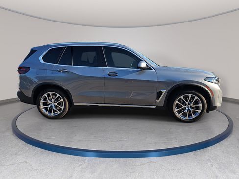 Used 2024 BMW X5 sDrive40i w/ Premium Package RWD image 4