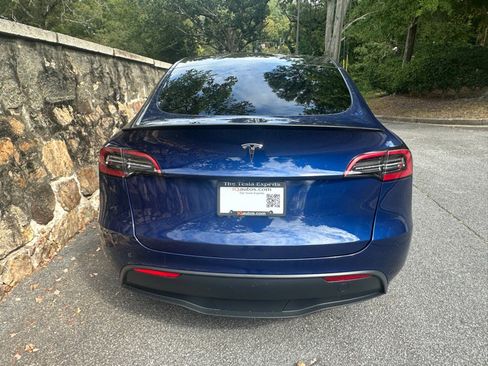 Used 2023 Tesla Model Y 2WD image 8
