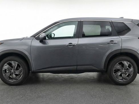 Used 2025 Nissan Rogue SV image 5