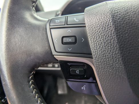 Used 2025 Toyota Camry SE FWD image 24