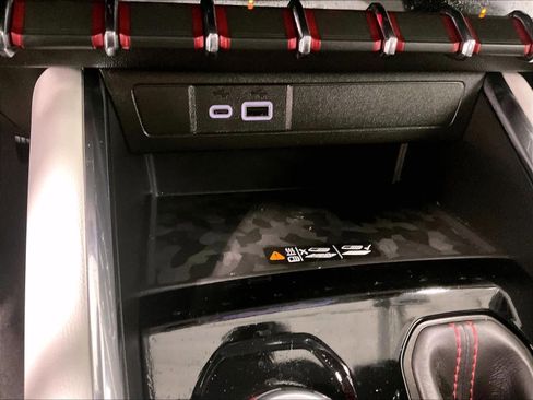 Used 2024 GMC Canyon AT4X image 27