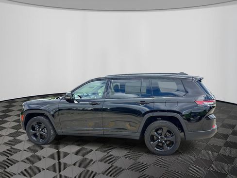 Used 2023 Jeep Grand Cherokee L Laredo AWD/4WD image 2