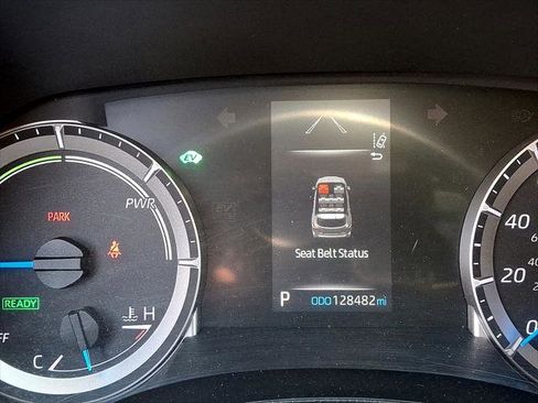 Used 2022 Toyota Highlander LE image 5