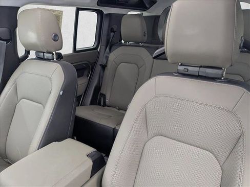 Used 2025 Land Rover Defender 110 S image 18