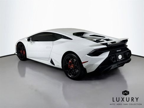 Used 2024 Lamborghini Huracan Tecnica image 8