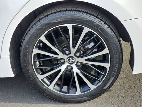 Used 2019 Toyota Camry SE w/ Carpet Mat Package image 33