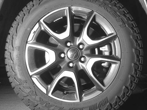 Used 2025 Jeep Compass Trailhawk AWD/4WD image 13