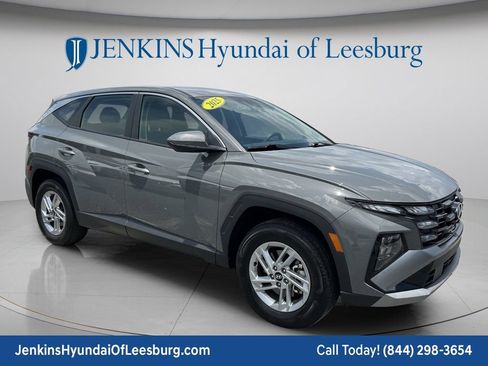 Certified 2025 Hyundai Tucson SE AWD/4WD image 1