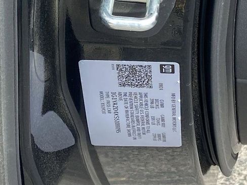 Used 2025 Chevrolet Corvette Stingray Coupe w/ 1LT image 27