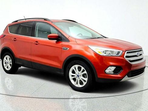 Used 2019 Ford Escape SEL FWD image 3