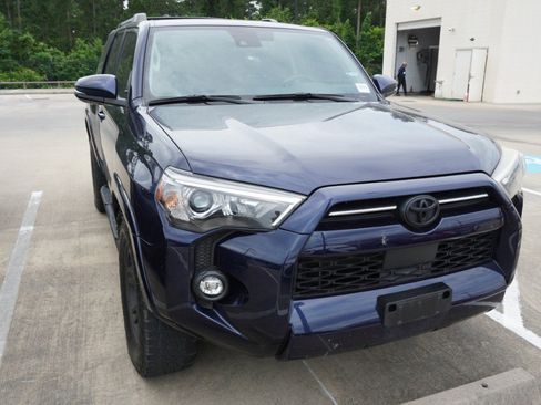 Used 2024 Toyota 4Runner SR5 Premium w/ Moonroof Package RWD image 2