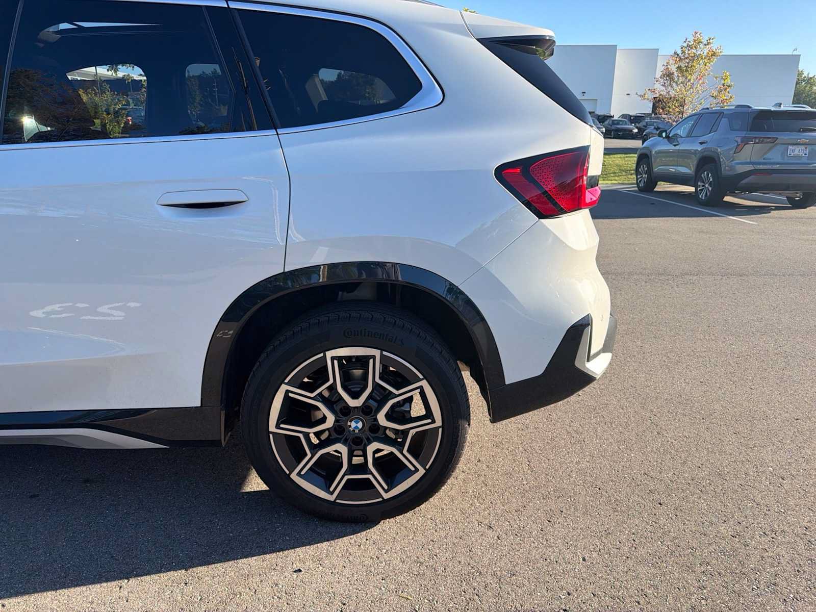 Used 2024 BMW X1 xDrive28i w/ Convenience Package AWD/4WD image 5