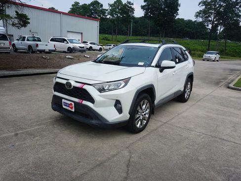 Used 2021 Toyota RAV4 XLE Premium FWD image 23