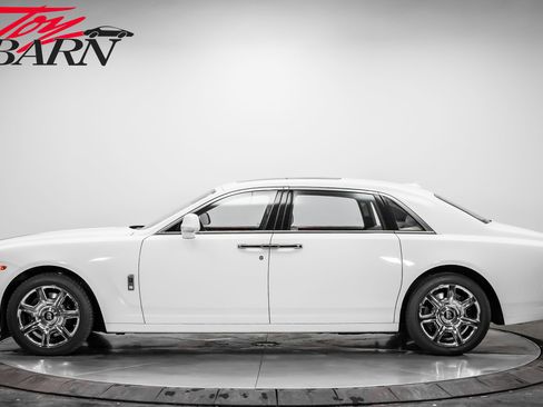 Used 2012 Rolls-Royce Ghost Extended Wheelbase image 2