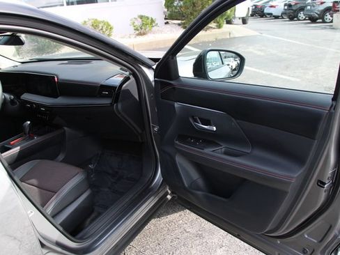 Used 2025 Nissan Kicks SR AWD/4WD image 30