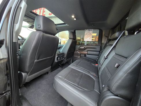 Used 2020 GMC Sierra 2500 Denali w/ Denali Ultimate Package image 18