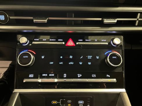 Used 2025 Hyundai Santa Fe SEL image 17