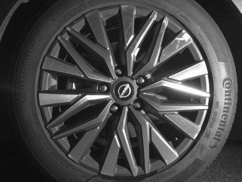 Used 2025 Nissan Altima 2.5 SV image 12