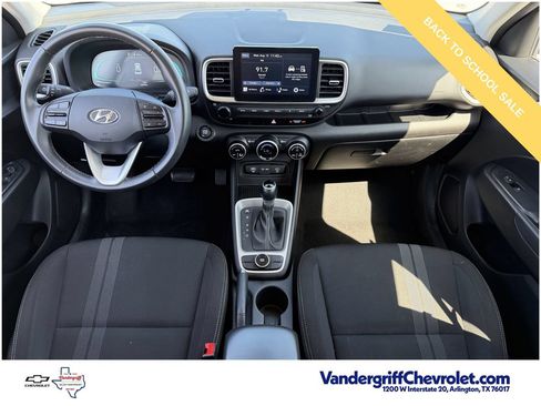 Used 2025 Hyundai Venue SEL FWD image 10