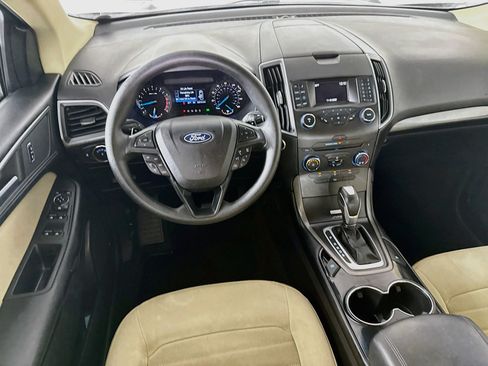 Used 2017 Ford Edge SE FWD image 25