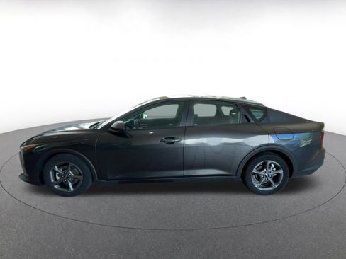 Used 2025 Kia K4 LXS image 9