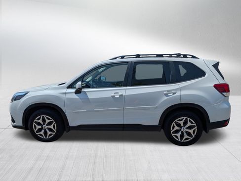 Used 2022 Subaru Forester Premium AWD/4WD image 4