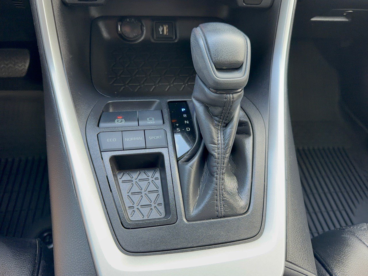 Certified 2023 Toyota RAV4 LE FWD image 21