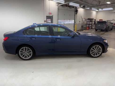 Used 2023 BMW 330i xDrive Sedan w/ Convenience Package image 4