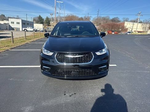 New 2026 Chrysler Pacifica Select FWD image 2