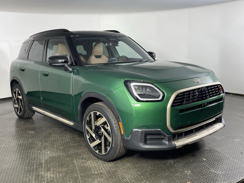 Used 2025 MINI Cooper Countryman S w/ Comfort Package Max image 3