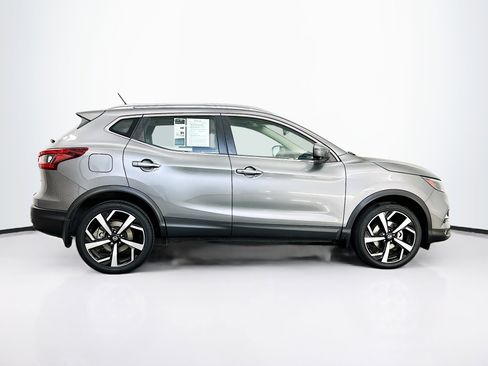 Used 2022 Nissan Rogue Sport SL w/ Premium Package image 10