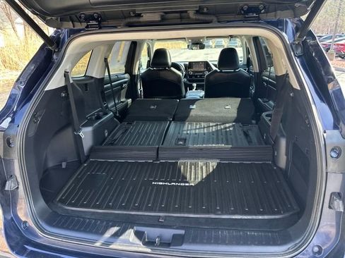 Used 2022 Toyota Highlander XLE AWD/4WD image 26