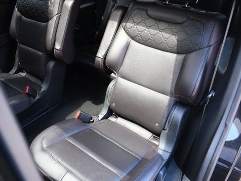 Used 2025 Ford Explorer Platinum w/ LUX Leather Package AWD/4WD image 23