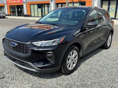 Used 2025 Ford Escape Active FWD image 1