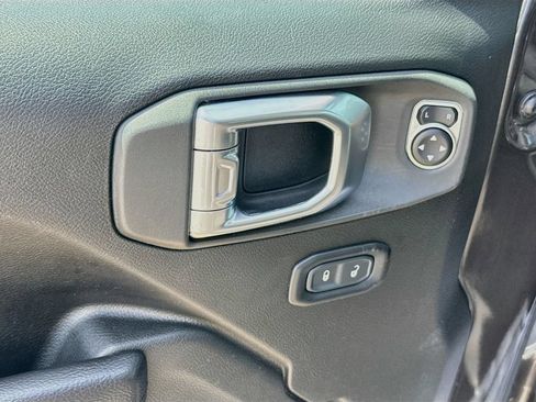 Used 2023 Jeep Wrangler Unlimited w/ Cold Weather Group AWD/4WD image 19