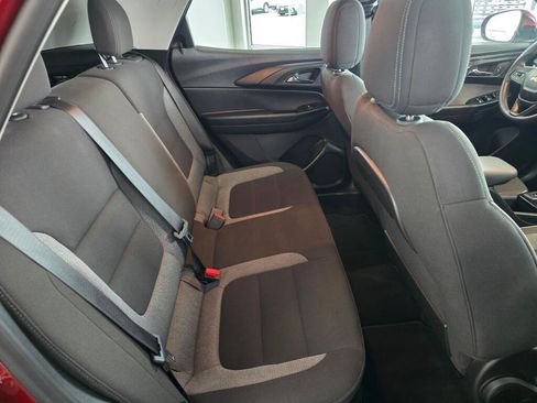 Used 2025 Chevrolet TrailBlazer LT AWD/4WD image 40