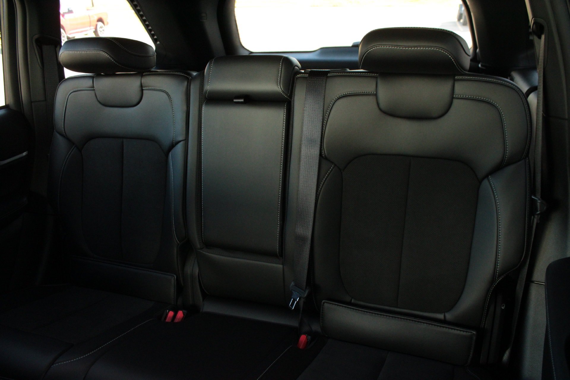 New 2027 Jeep Grand Cherokee 4WD image 17