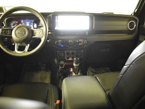 Used 2024 Jeep Wrangler High Altitude AWD/4WD image 28