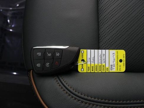 New 2026 GMC Yukon XL AT4 w/ AT4 Premium Plus Package image 9