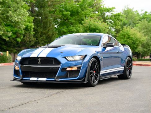 Used 2020 Ford Mustang Shelby GT500 w/ Technology Package image 3