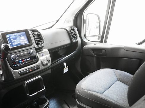 Used 2026 RAM ProMaster 2500 w/ Convenience Group image 17