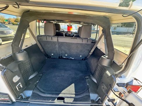 Used 2018 Jeep Wrangler Unlimited Sport image 6