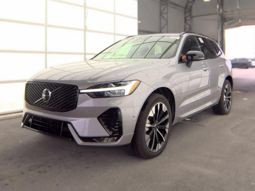 Used 2026 Volvo XC60 B5 Plus AWD/4WD image 2